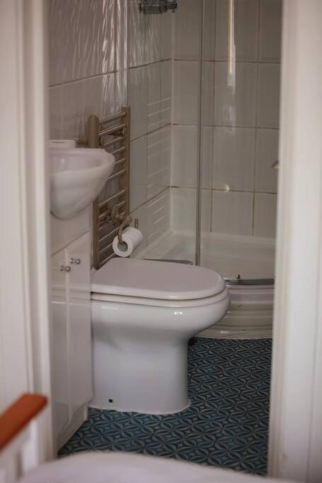 Lovely 2 Bedroom Near Kings Cross Apartment *