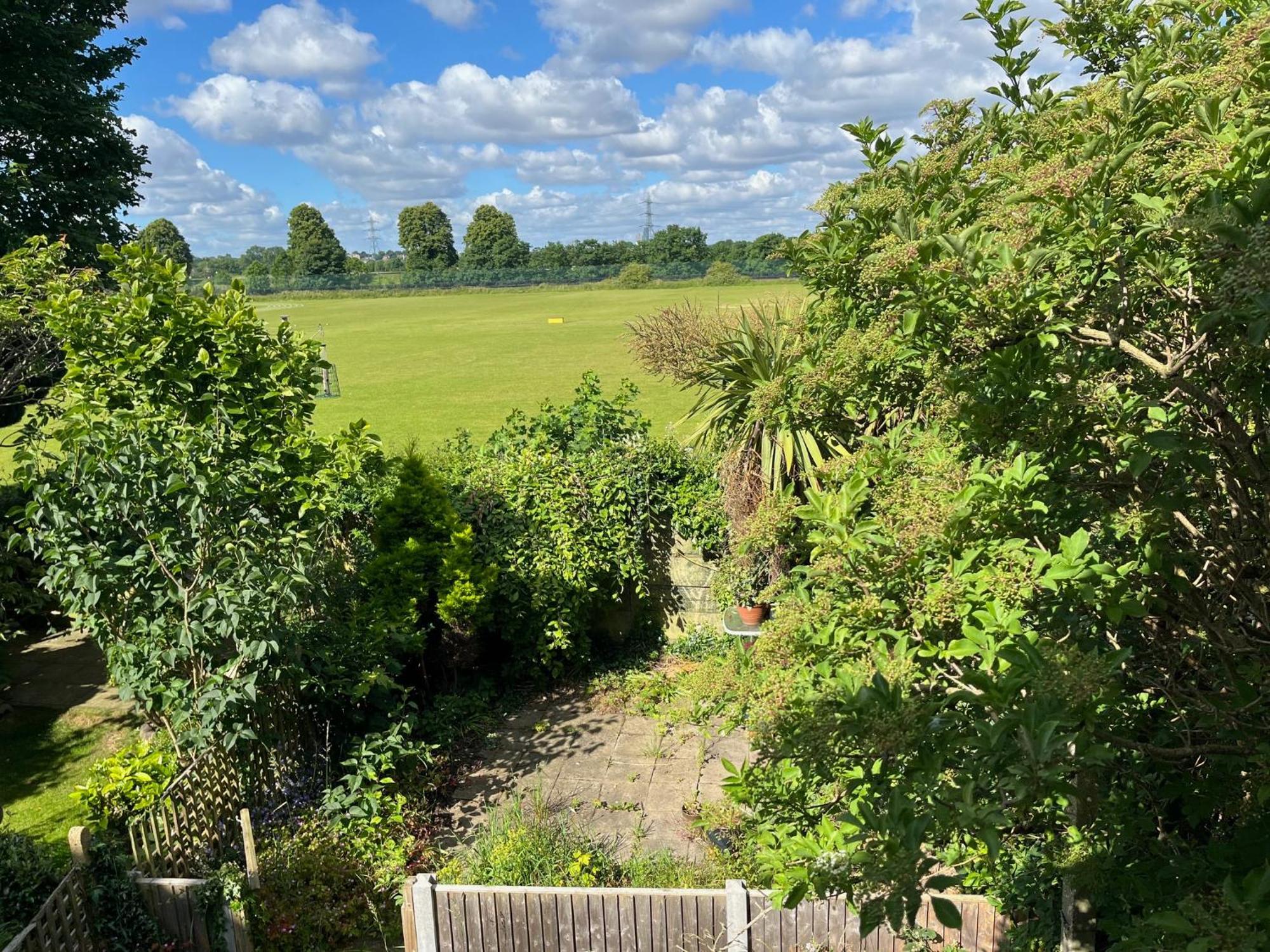 Unique 2 Bedroom Flat In Heart Of Walthamstow Londen