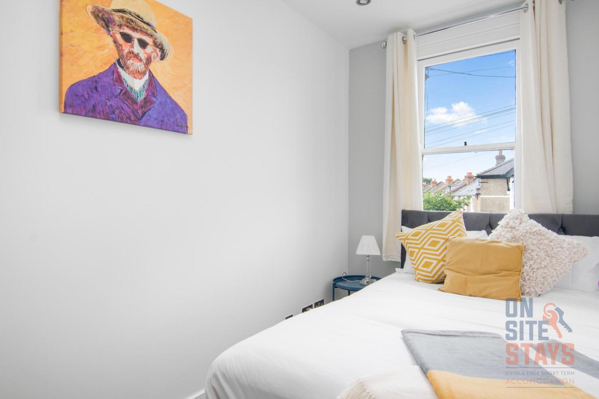 Onsitestays - Bright Spacious 2-br, Wifi And Lots Of Street Parking London