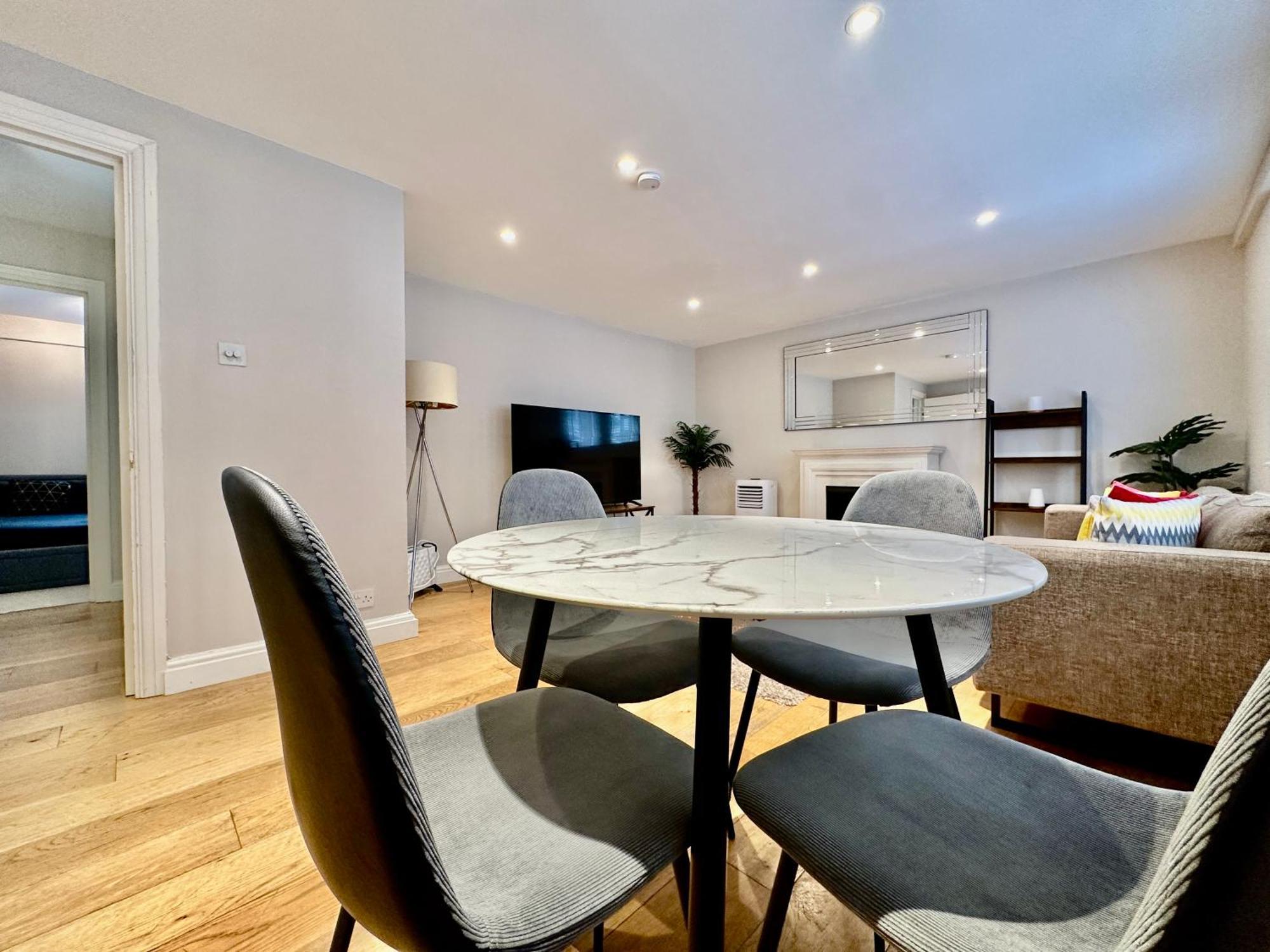 Leilighet Kensington 2Bed Stucco Bright Large High Ceilings - Luxurylondonstays *