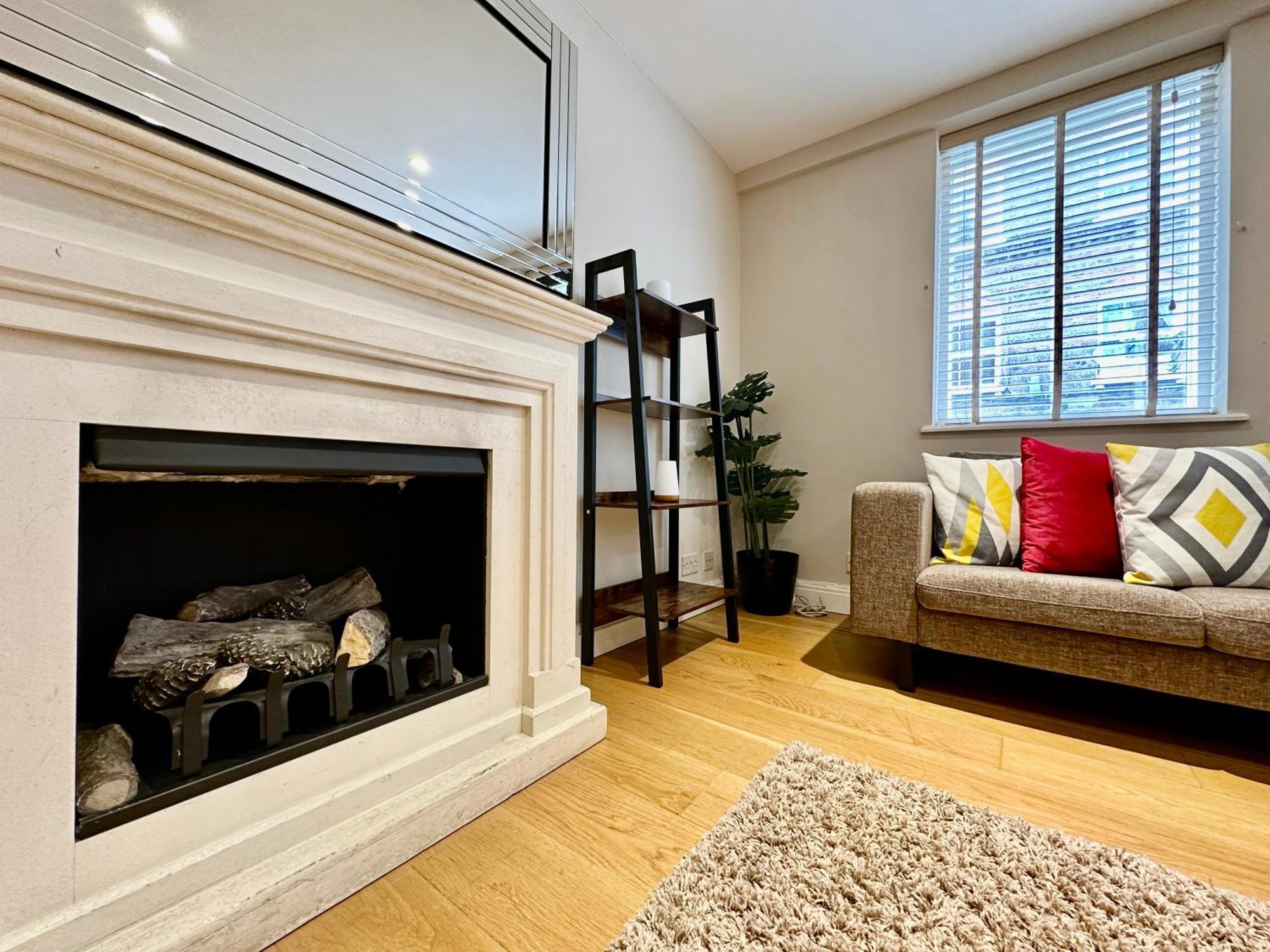 Kensington 2Bed Stucco Bright Large High Ceilings - Luxurylondonstays Leilighet London