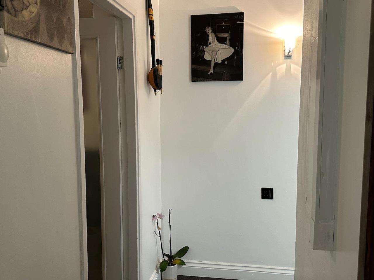 Stylish 1br W Fireplace & High-speed Wifi London