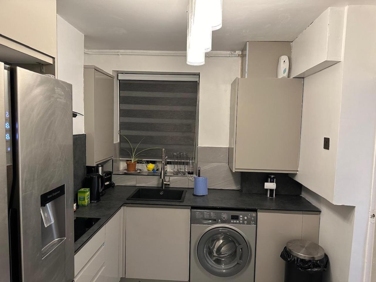 Stylish 1br W Fireplace & High-speed Wifi Apartment *