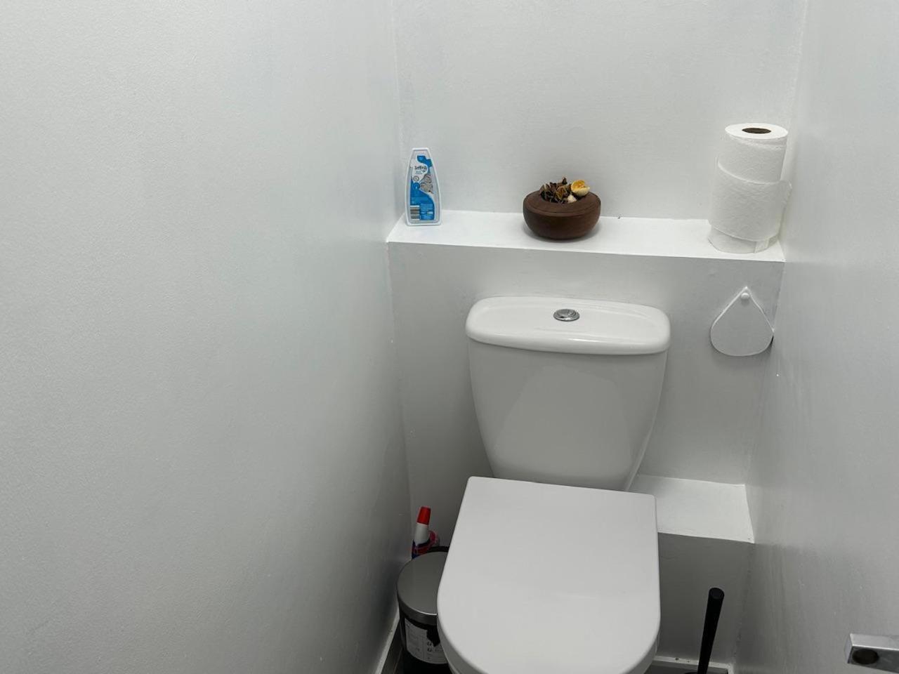 Stylish 1br W Fireplace & High-speed Wifi * London