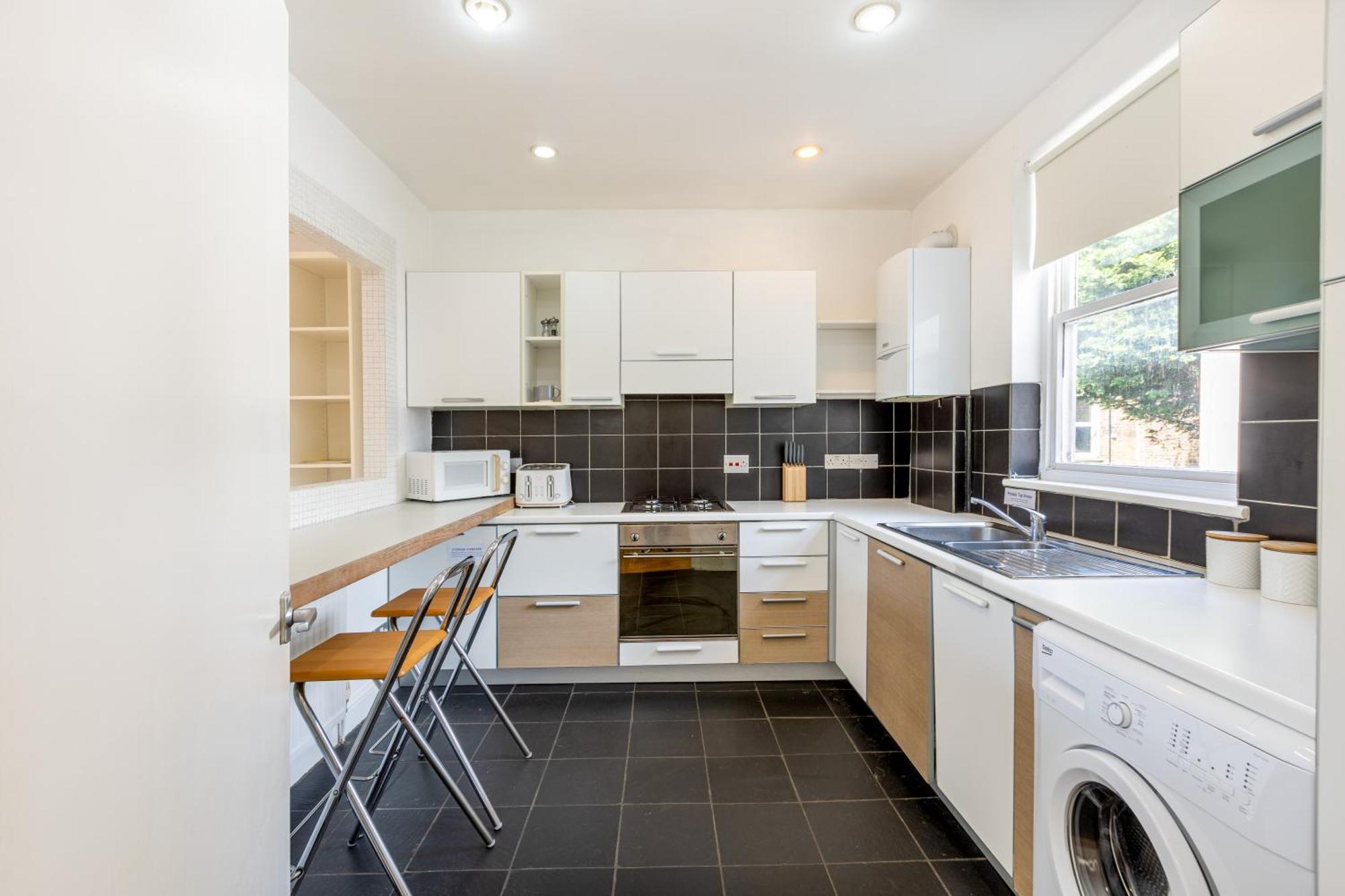 Expansive 2br Flat, Holloway Road Apartment London