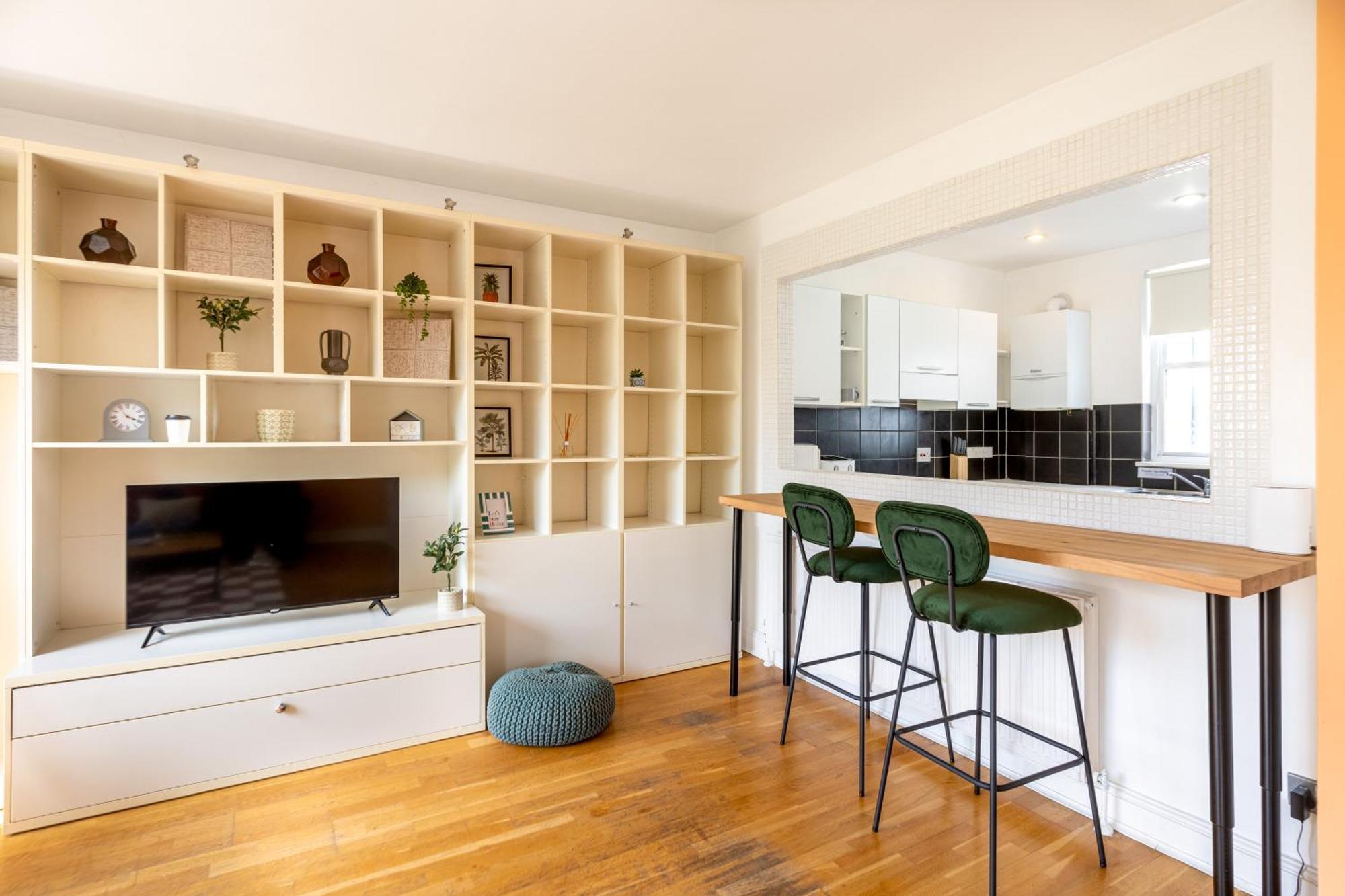 Expansive 2br Flat, Holloway Road Apartment