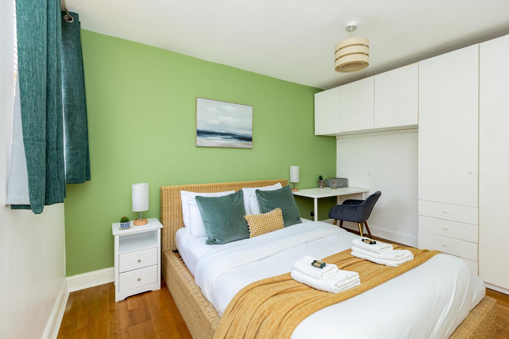 Expansive 2br Flat, Holloway Road * London