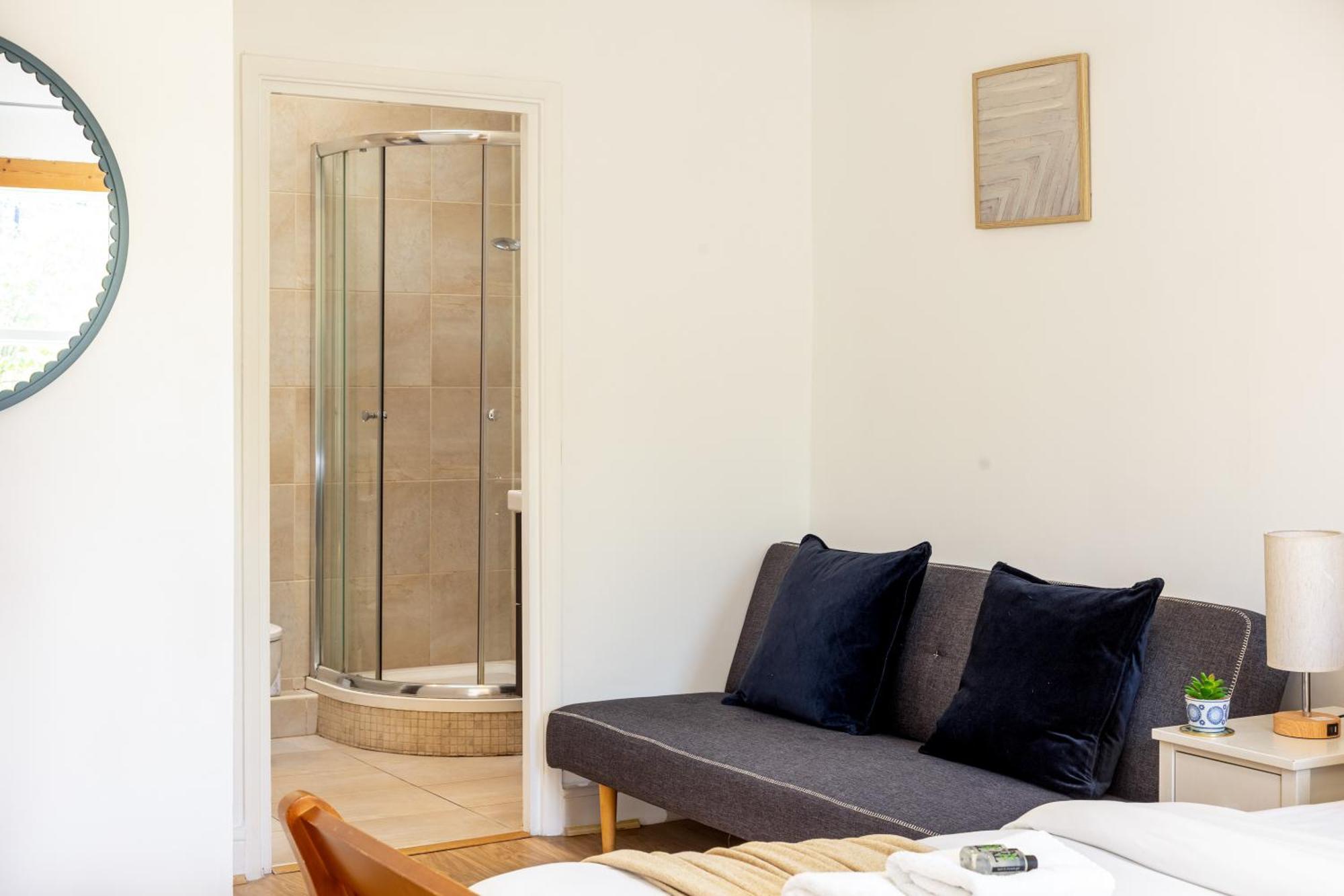 Apartment Expansive 2br Flat, Holloway Road London