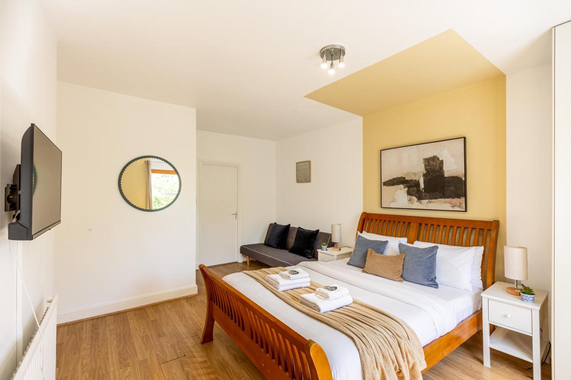 Expansive 2br Flat, Holloway Road