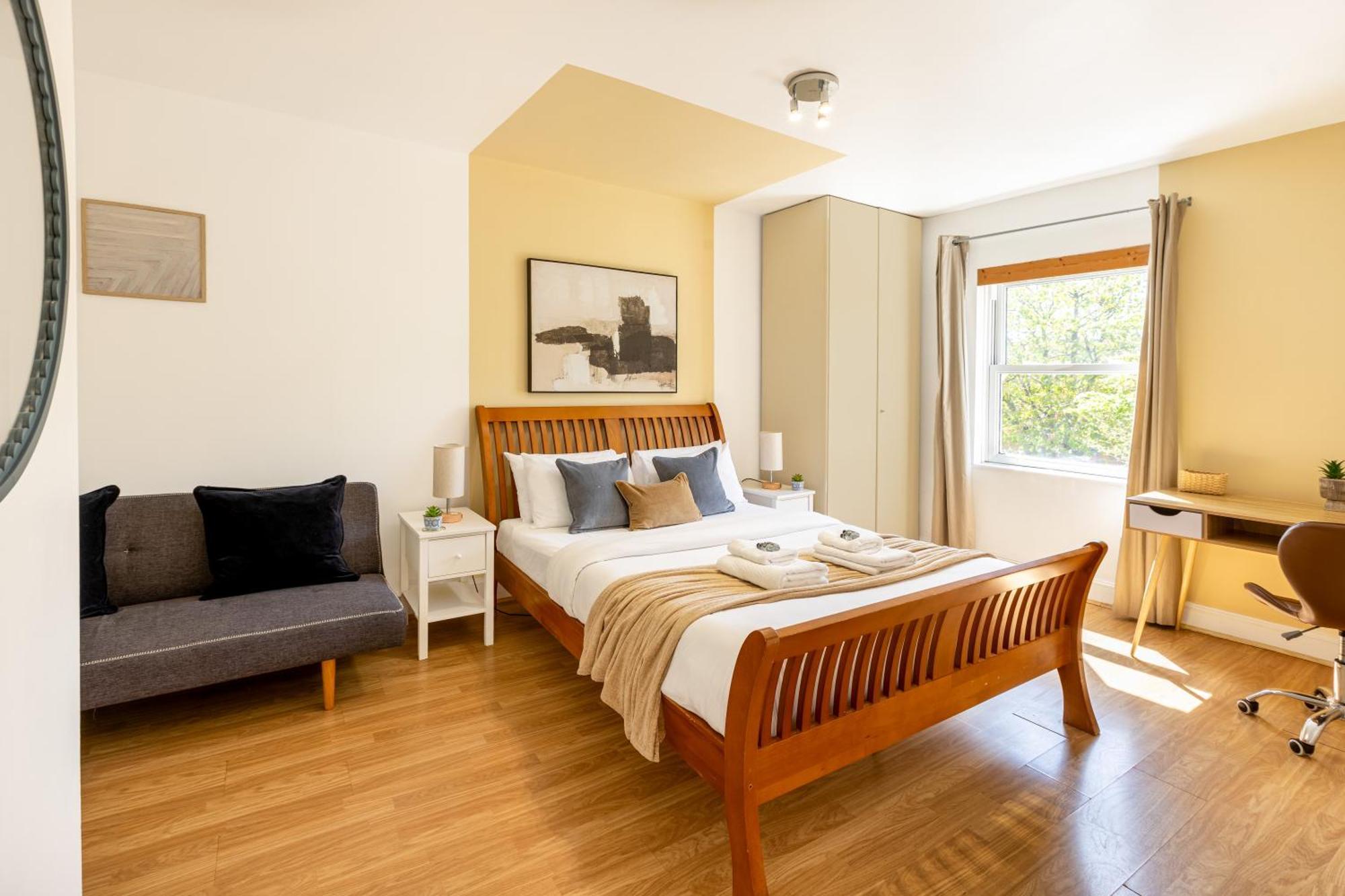 Expansive 2br Flat, Holloway Road Apartment *