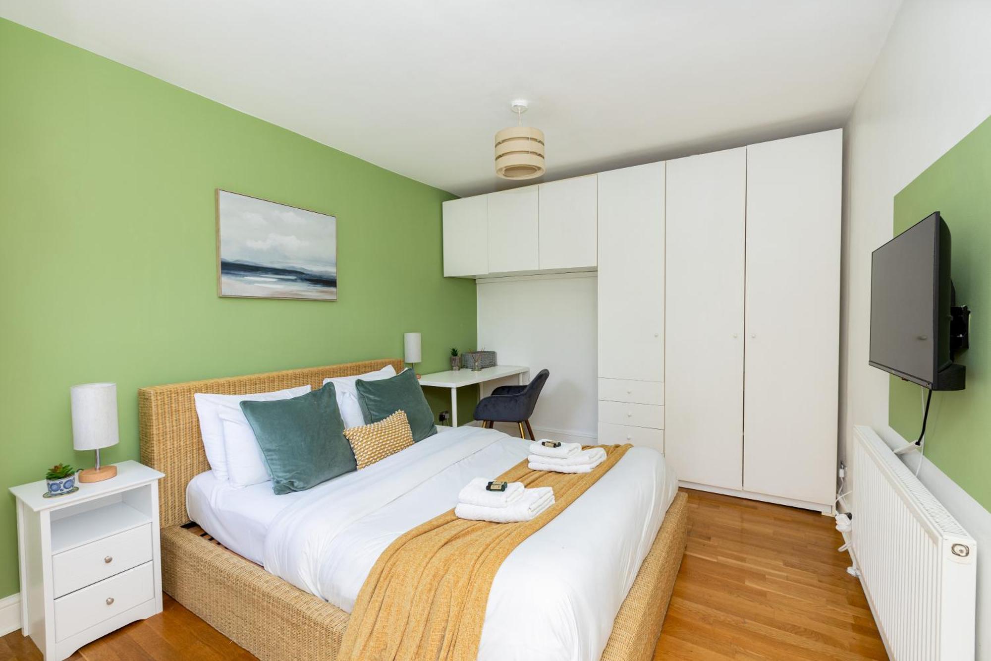 Expansive 2br Flat, Holloway Road
