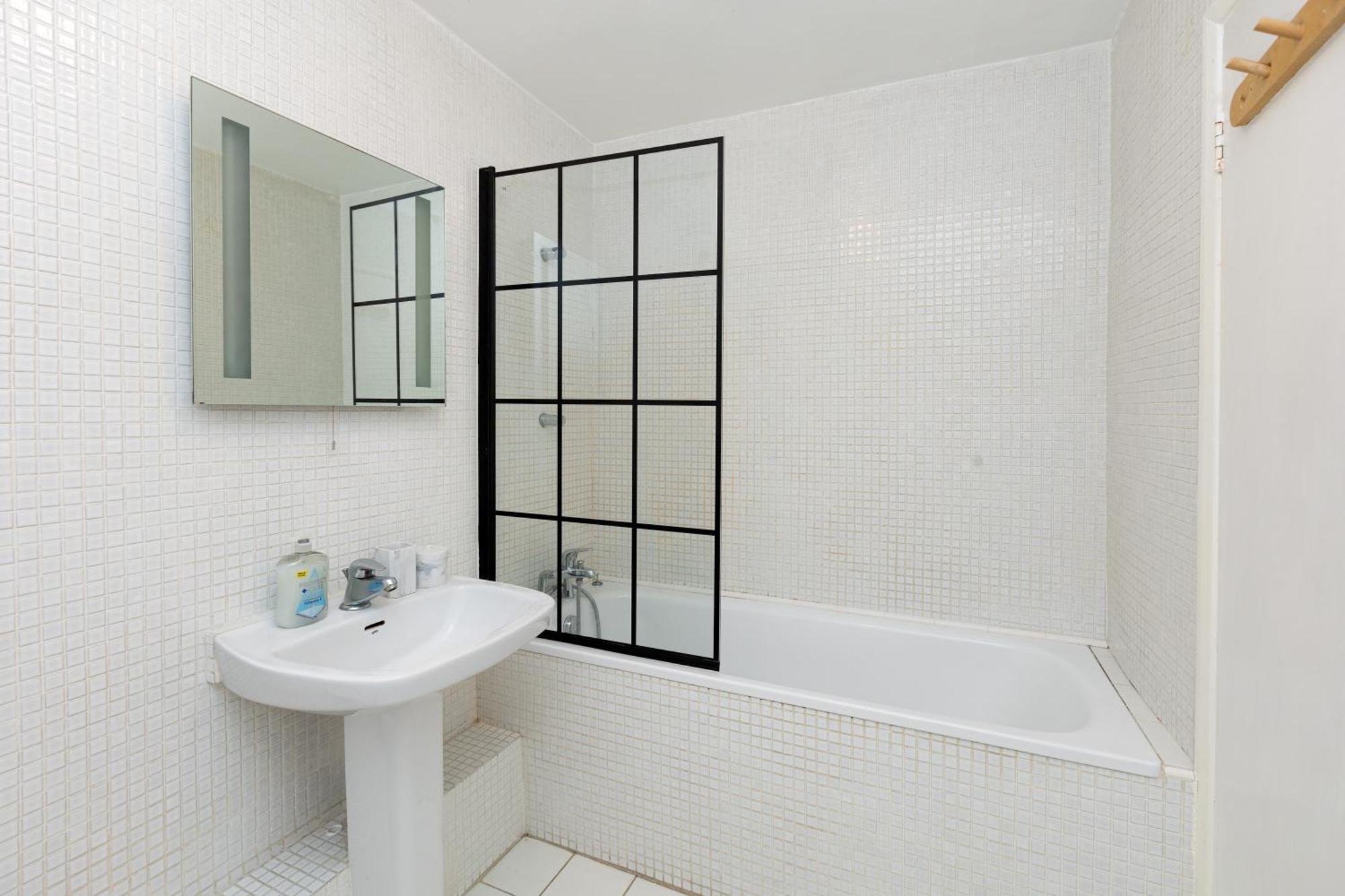 Apartment Expansive 2br Flat, Holloway Road