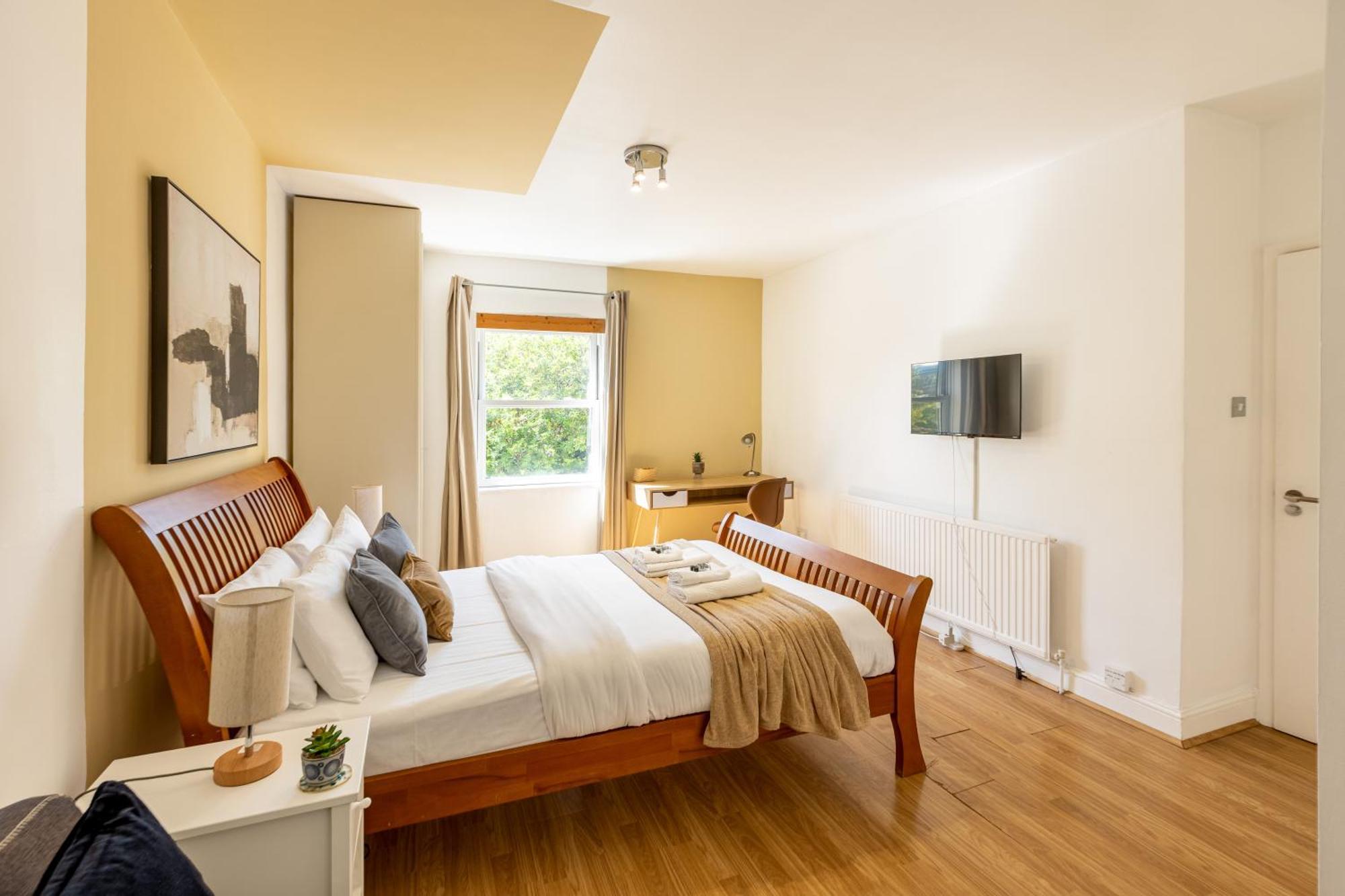 Expansive 2br Flat, Holloway Road London