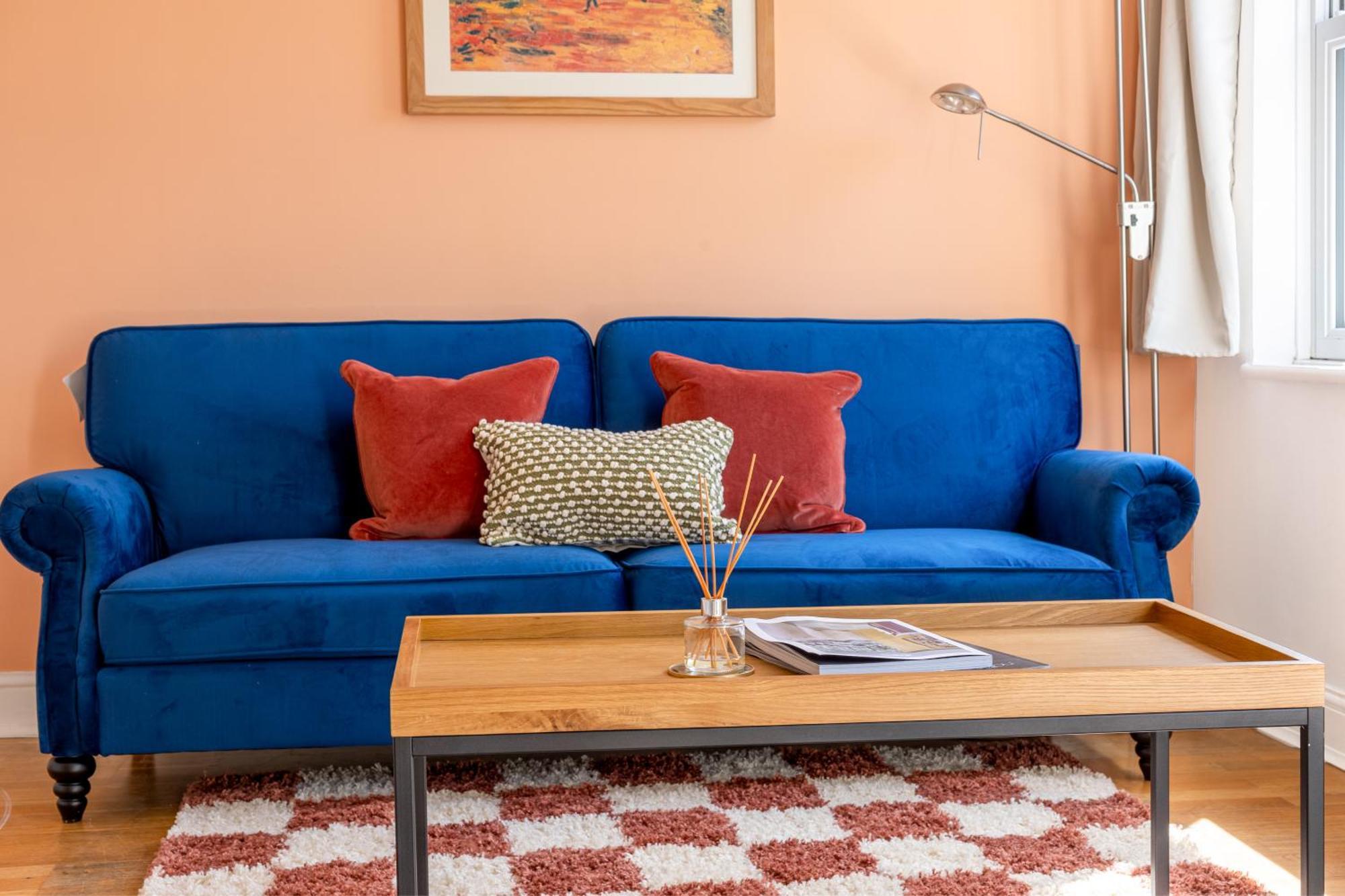 Apartment Expansive 2br Flat, Holloway Road *