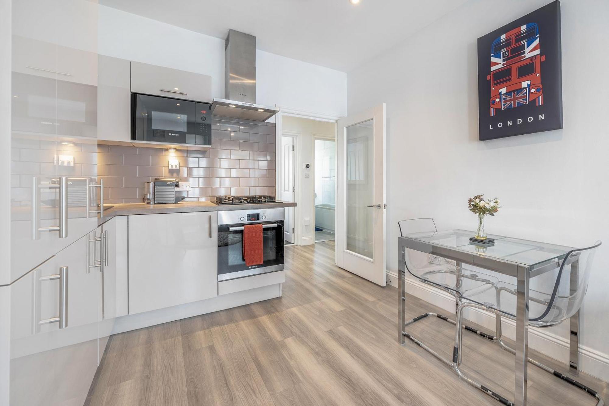 2-bed Notting Hill / Portobello Apartment London
