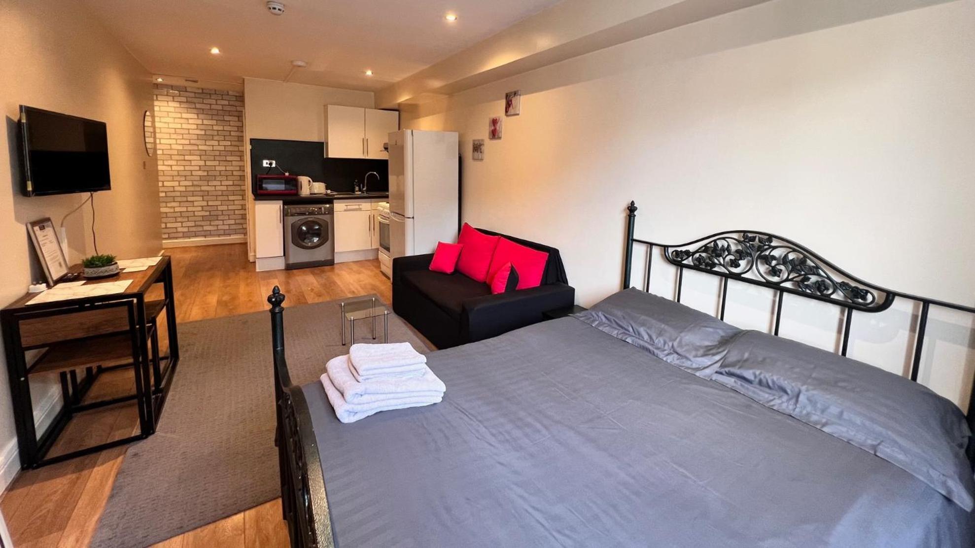 Cosy - Finchley Road London