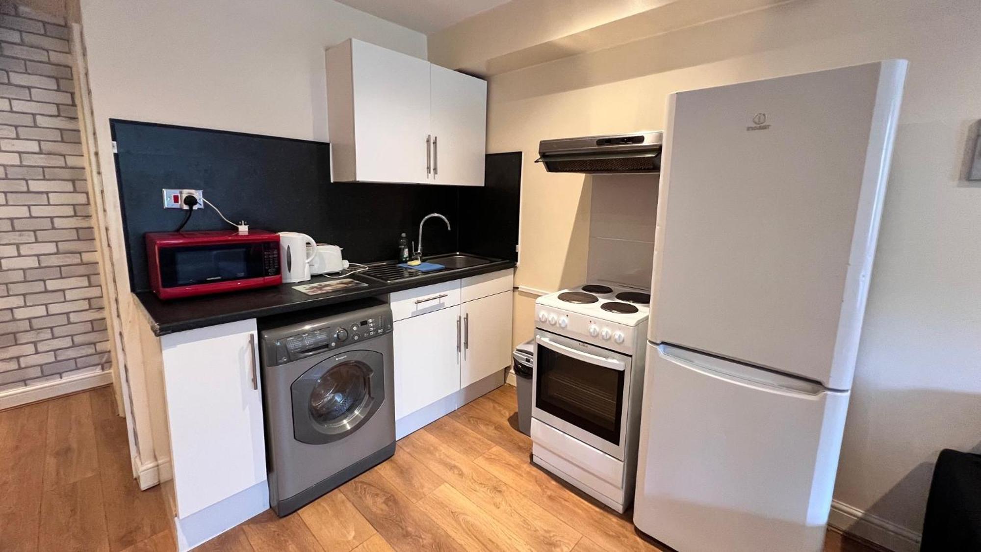 Cosy - Finchley Road London