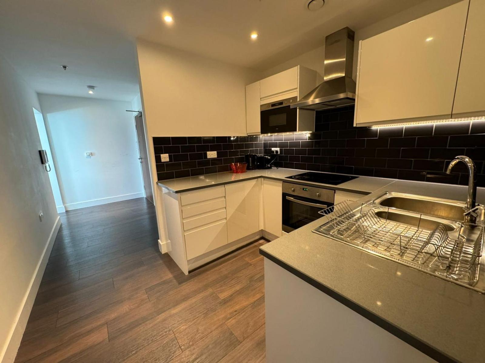 Cozy One Bedroom Flat 20 Mins Central Bp142 *