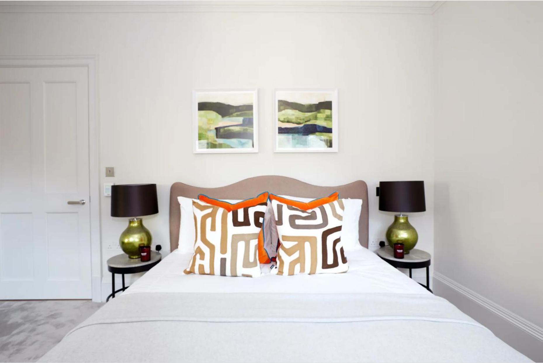 Flagship Luxury Villa. Near Mayfair And Hyde Park - Sleeps 16 Ferienhaus London
