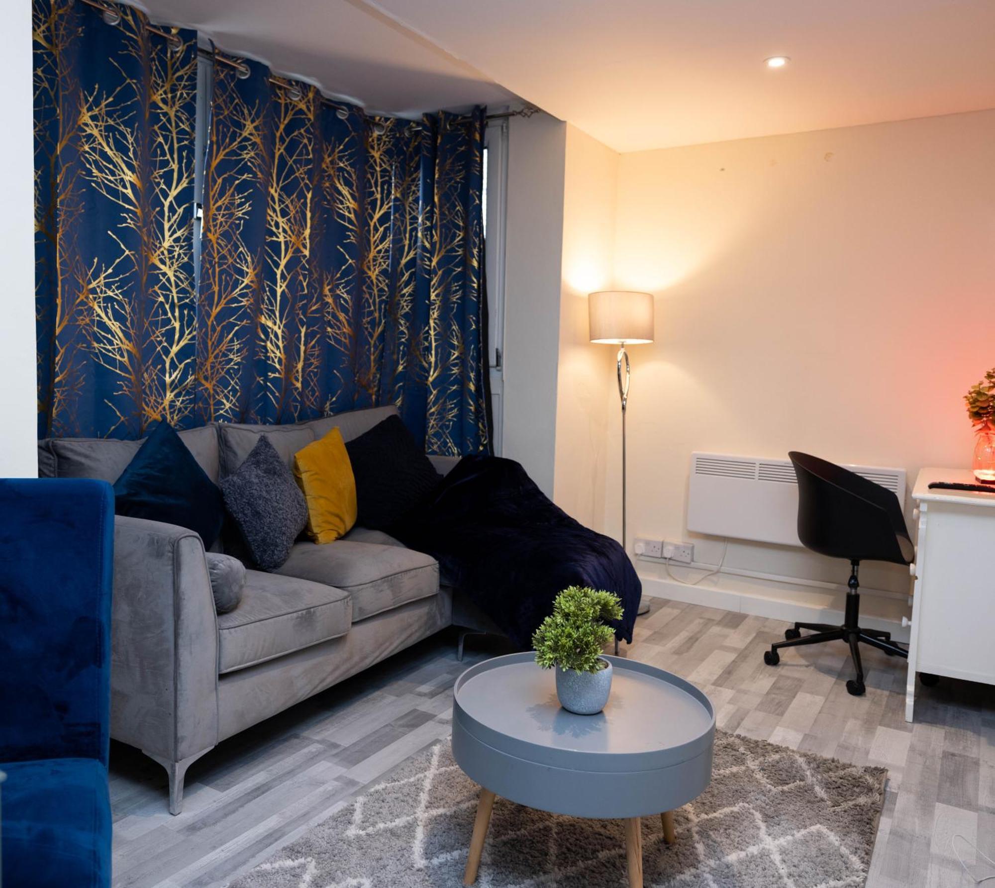 1 Bed-4guests-sofabed-wifi-closetocity-parking Apartamento