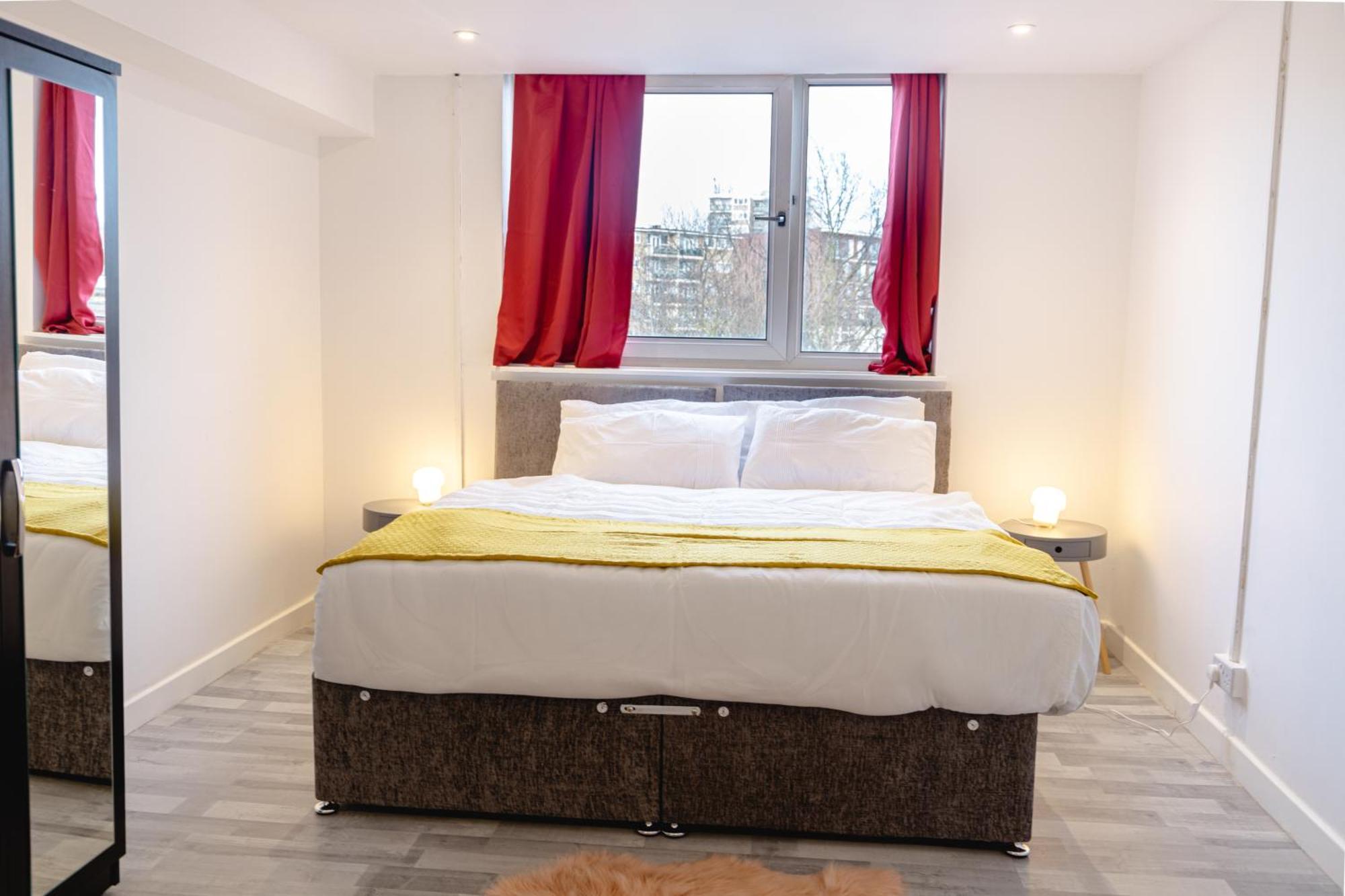 2 Bedrooms-4 Guests-babycot-wifi-freeparking Apartment London
