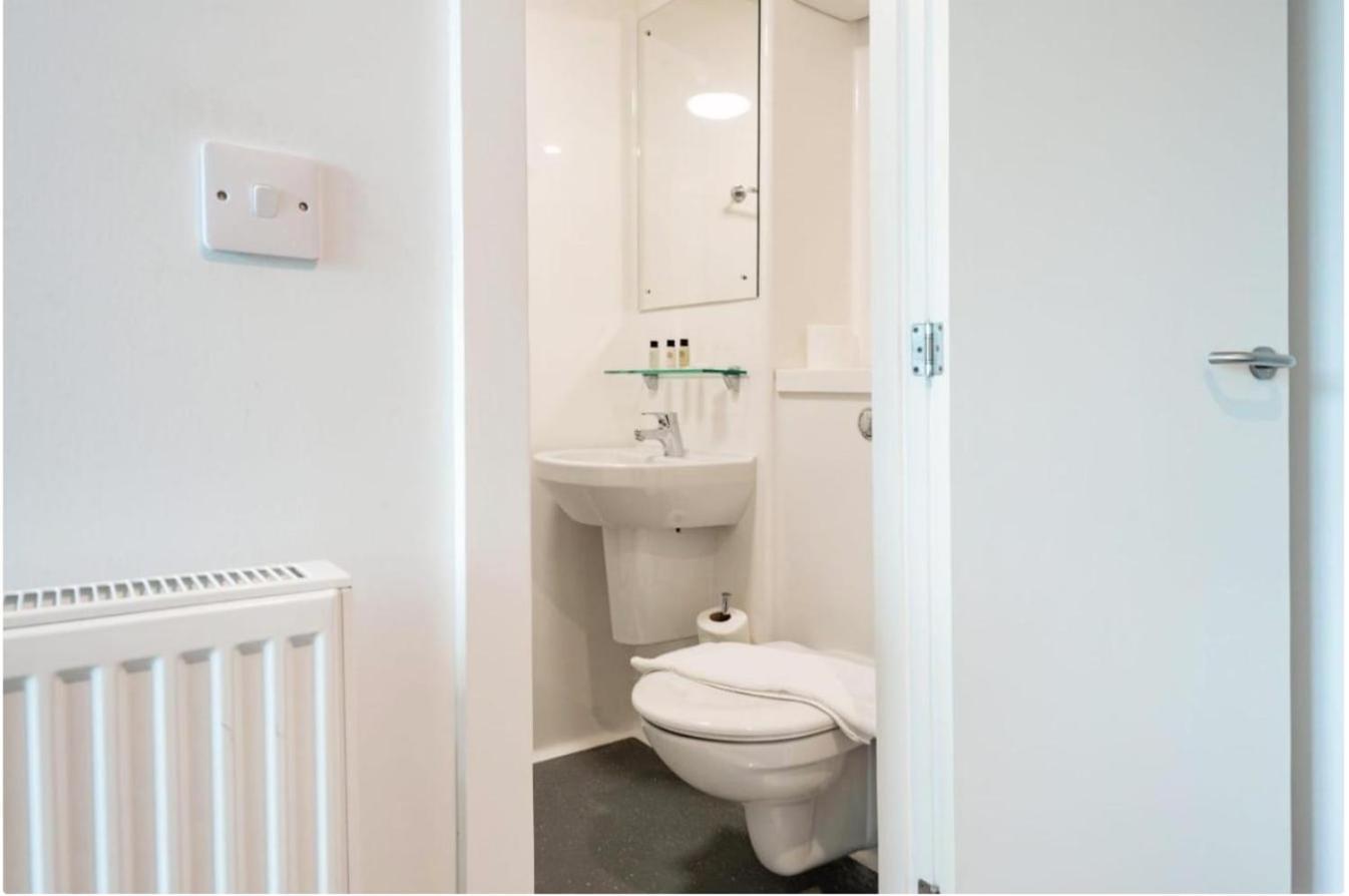 Spacious & Bright In Lewisham Quick Links Apartment London