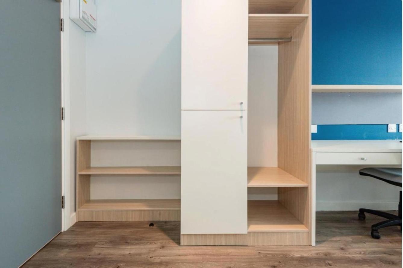 Spacious & Bright In Lewisham Quick Links *