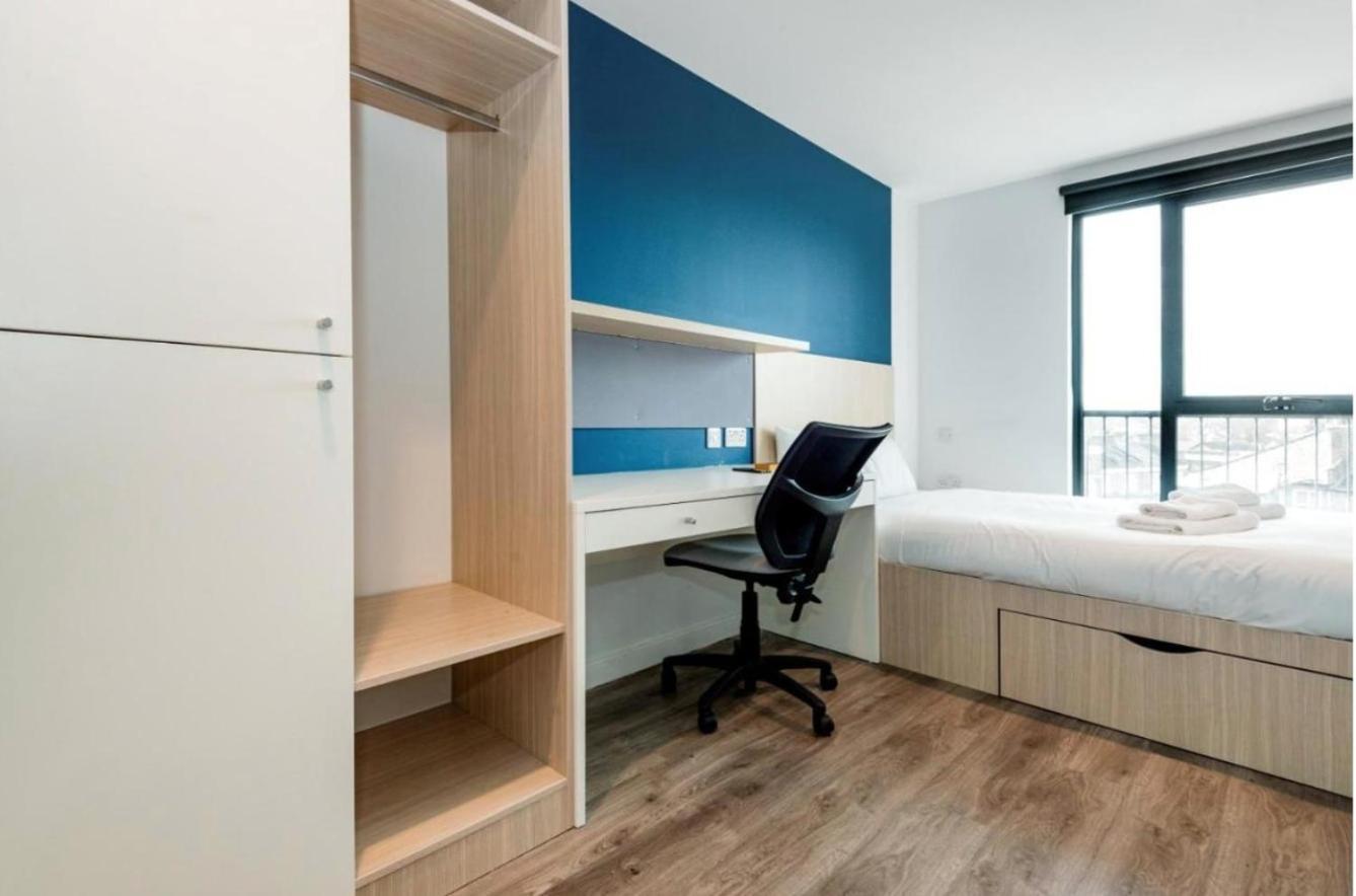 Spacious & Bright In Lewisham Quick Links Apartment