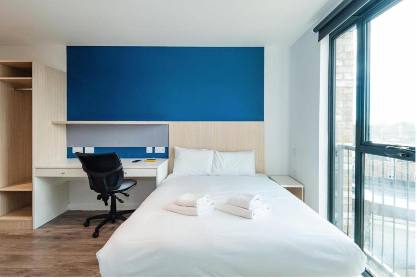 Spacious & Bright In Lewisham Quick Links London