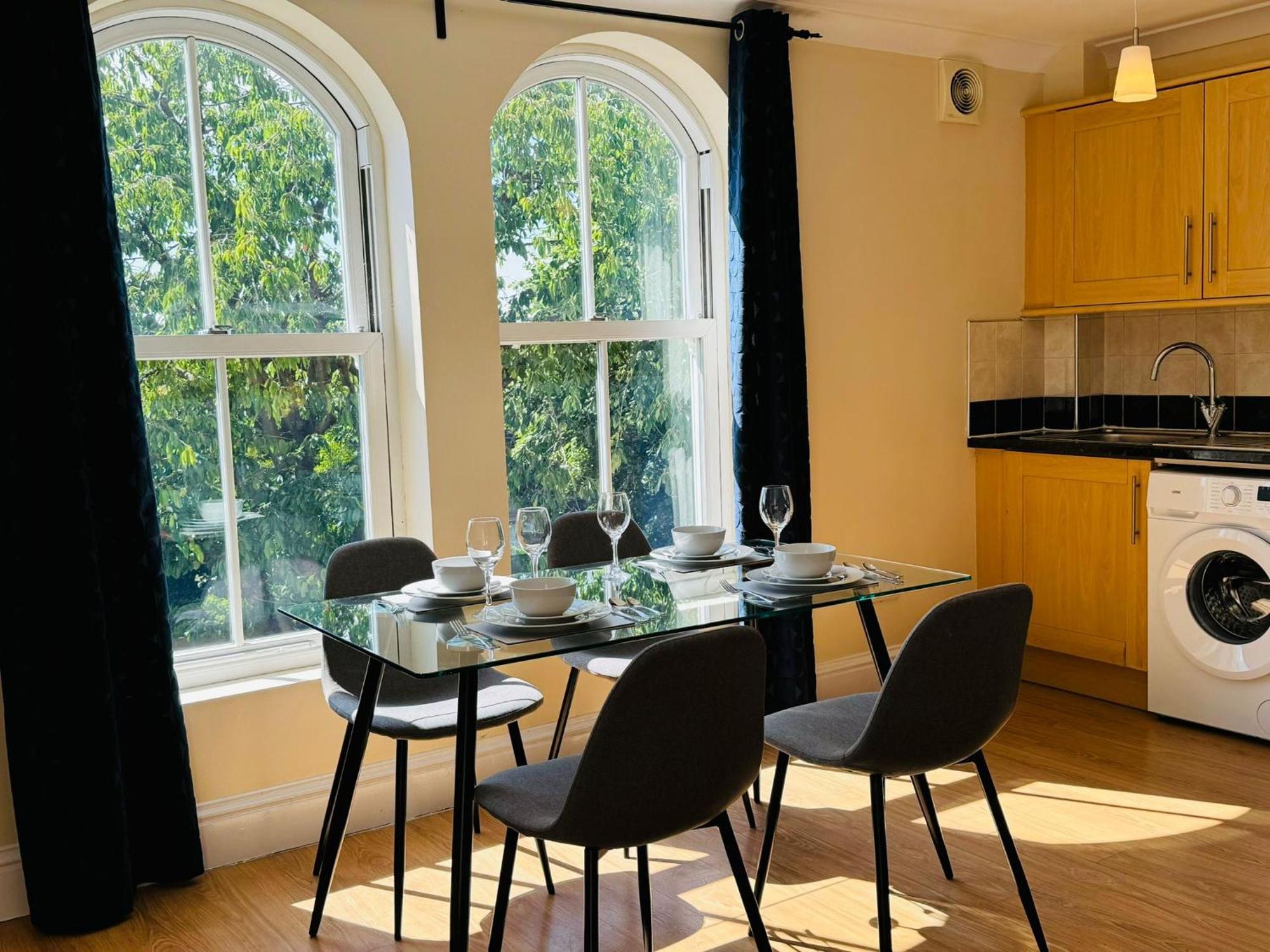 Spacious Flat In Streatham London