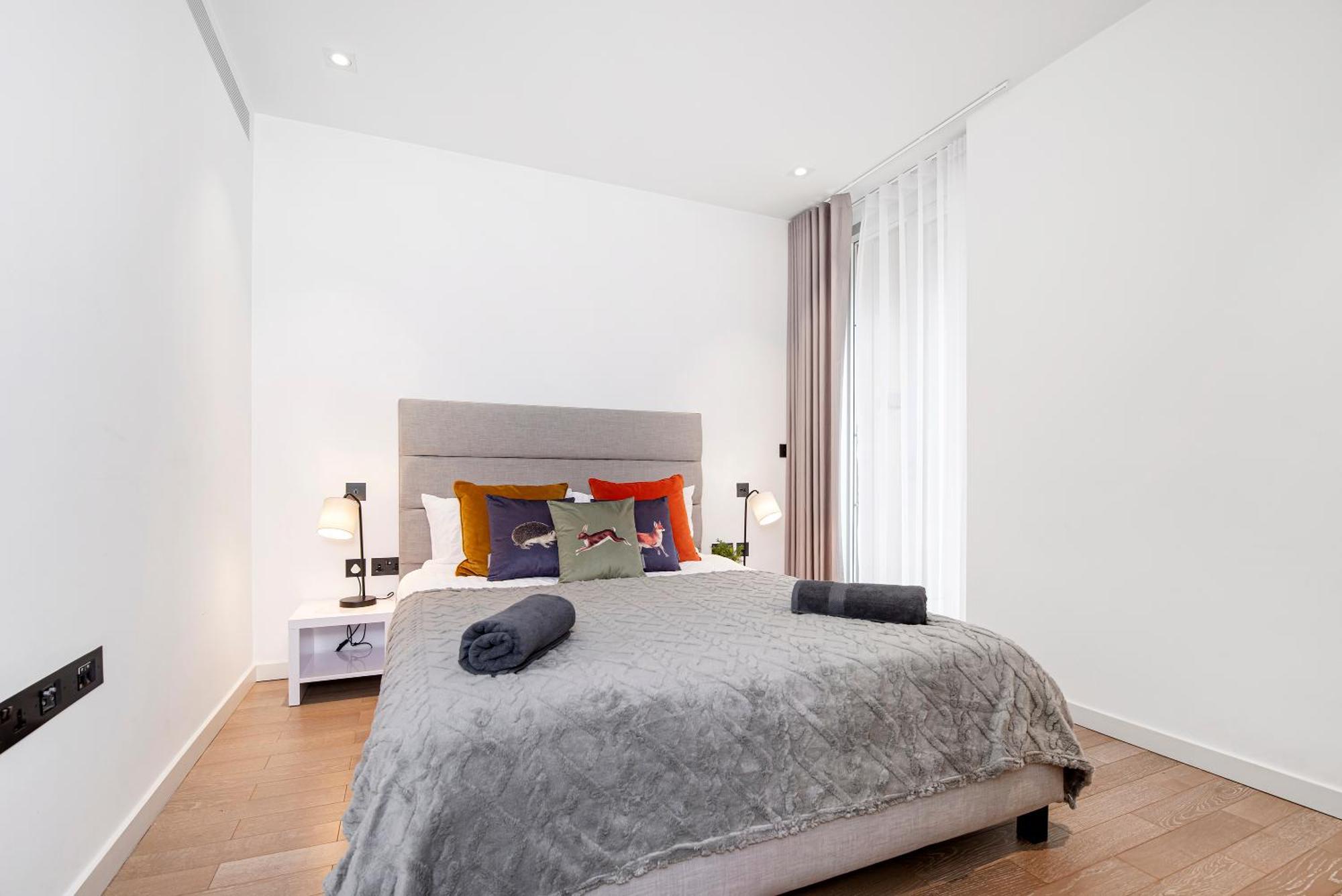 Modern 2 Bed Battersea Power Station Leilighet London