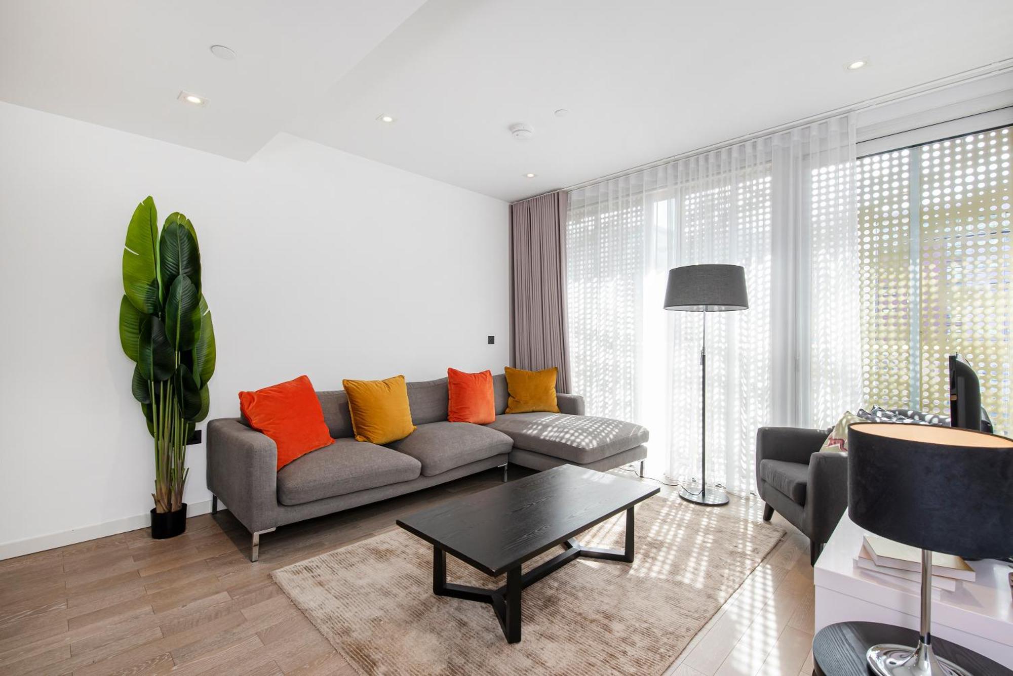 Modern 2 Bed Battersea Power Station Leilighet London