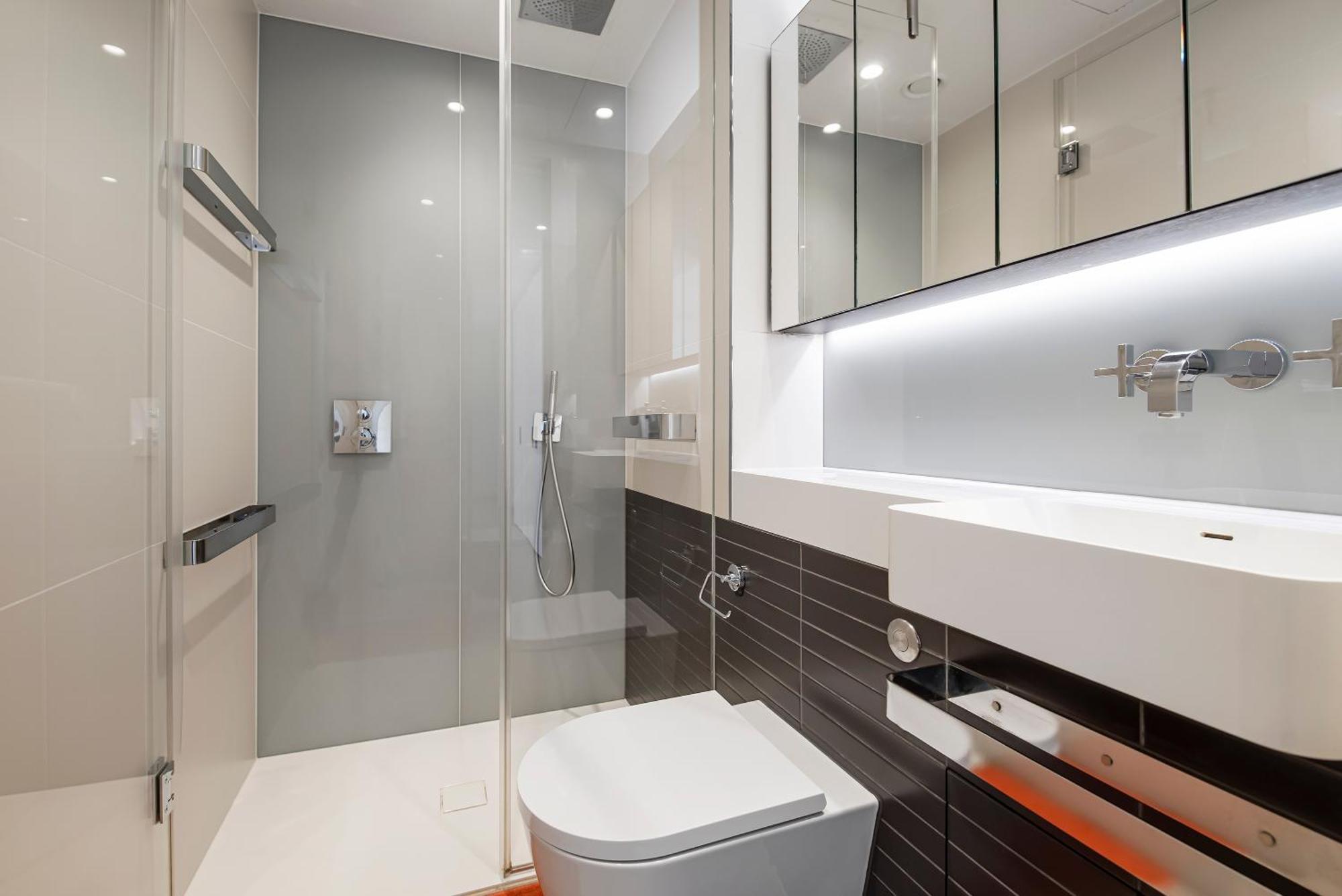 Modern 2 Bed Battersea Power Station * London