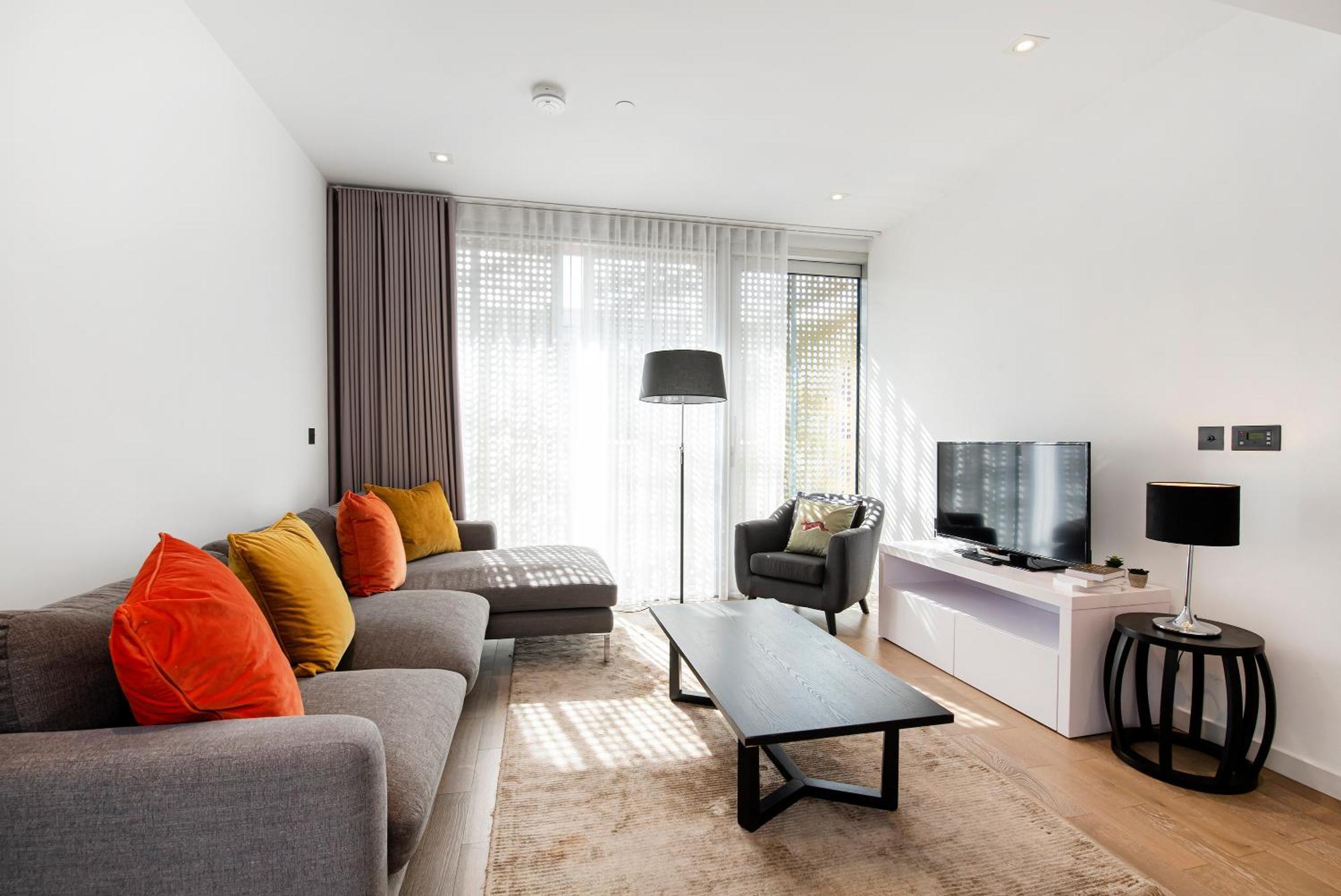 Modern 2 Bed Battersea Power Station Leilighet London