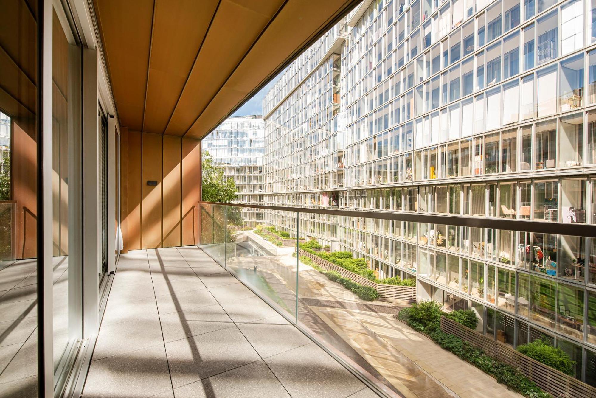 Modern 2 Bed Battersea Power Station Leilighet