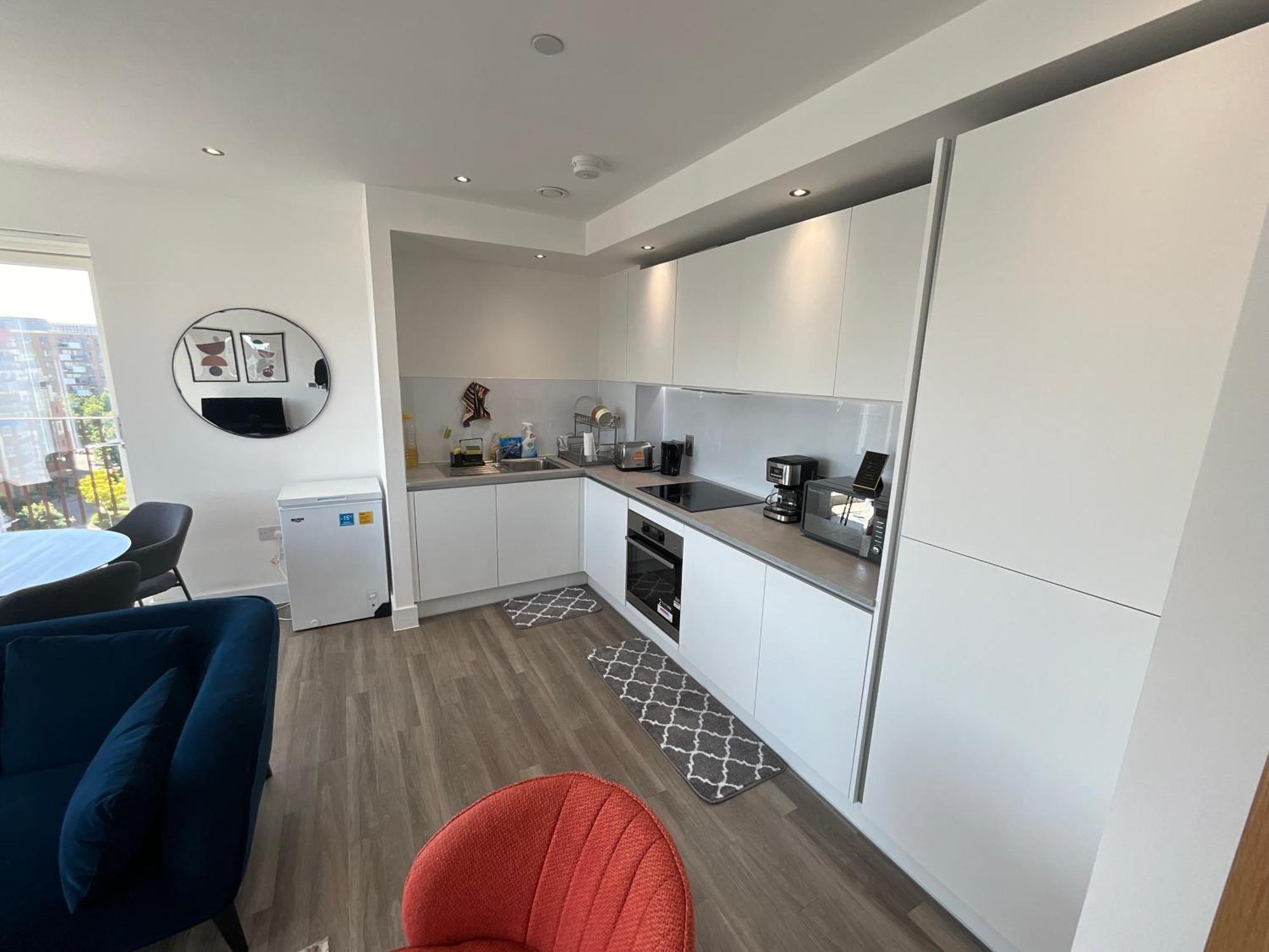 Apartment Deluxe Double Bed In Shared Near Canary Wharf, Airport & O2 Arena With Thames View London
