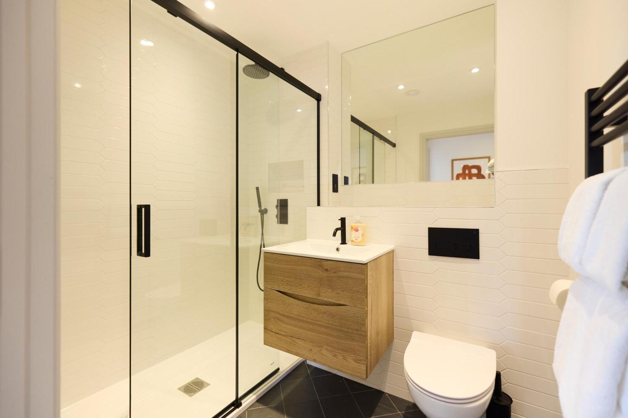 The South Wimbledon Hideout - Fancy 1bdr Flat With Balcony London