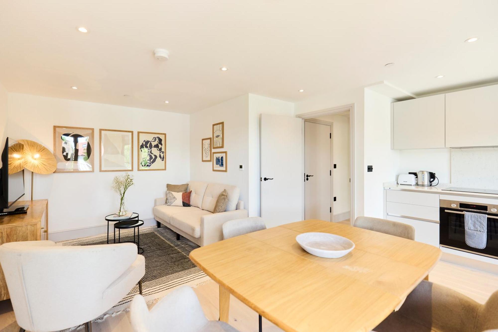 The South Wimbledon Hideout - Fancy 1bdr Flat With Balcony Apartment *