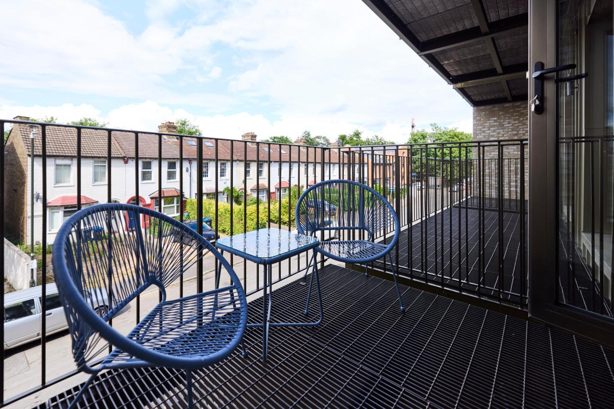 The South Wimbledon Hideout - Fancy 1bdr Flat With Balcony Apartment