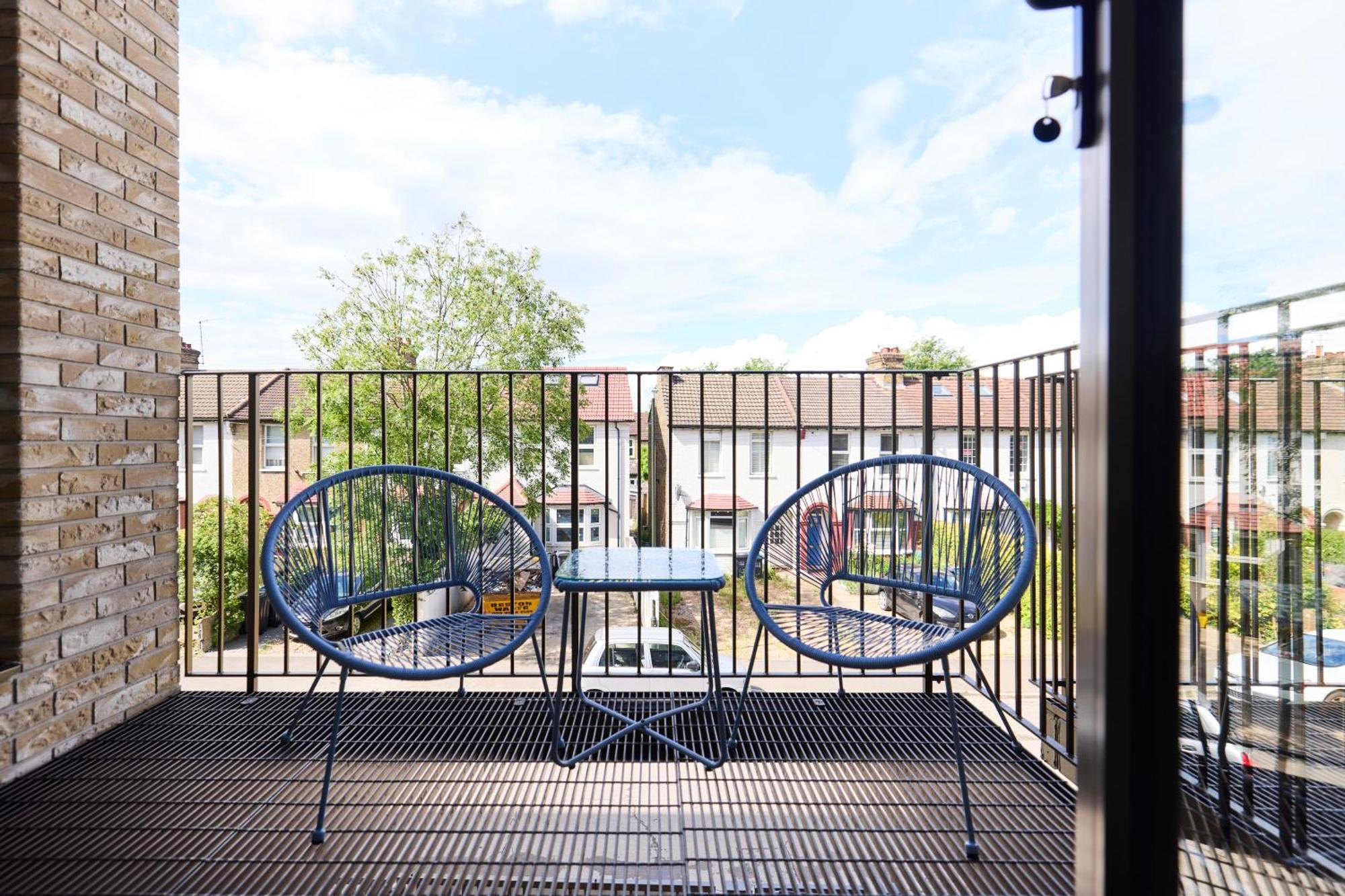The South Wimbledon Hideout - Fancy 1bdr Flat With Balcony