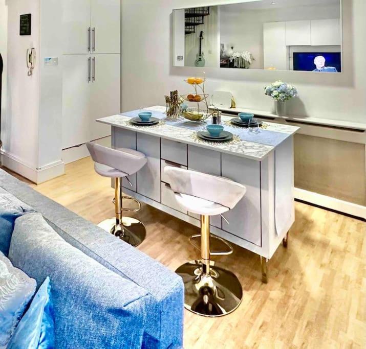 The Tiffany - Gorgeous Duplex Apartment *