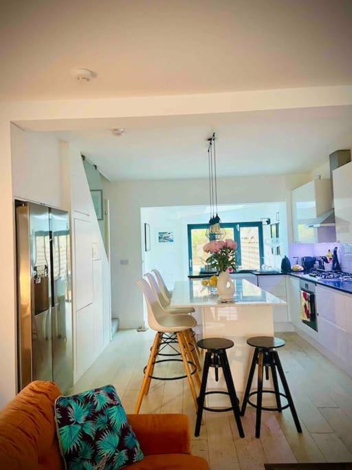 Holiday home 2 Bedroom House With Garden By Notting Hill *