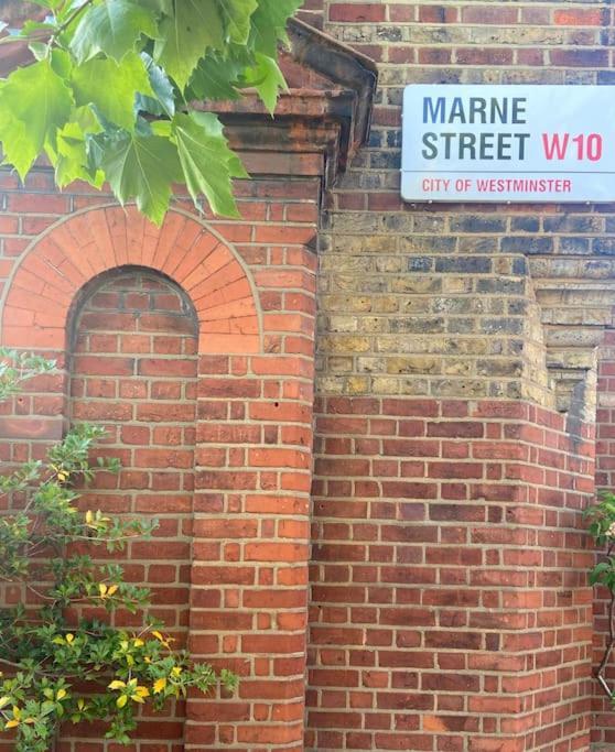 2 Bedroom House With Garden By Notting Hill