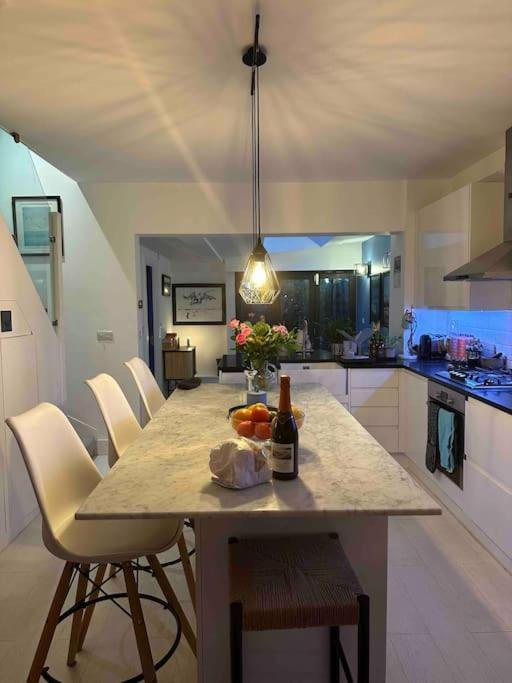 Holiday home 2 Bedroom House With Garden By Notting Hill