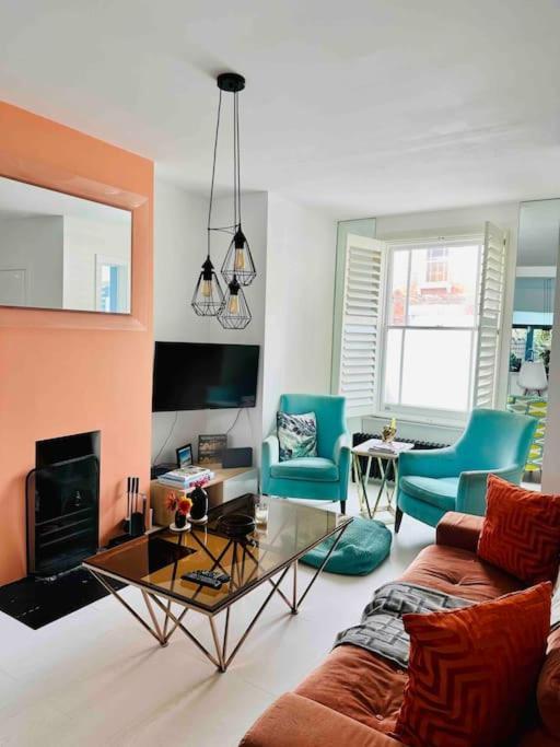 2 Bedroom House With Garden By Notting Hill