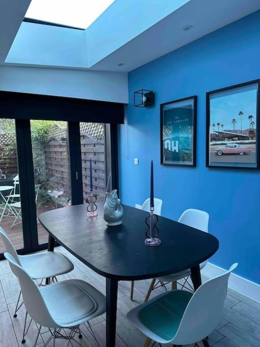 2 Bedroom House With Garden By Notting Hill Holiday home