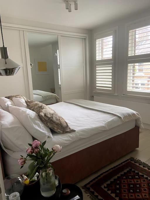 2 Bedroom House With Garden By Notting Hill London
