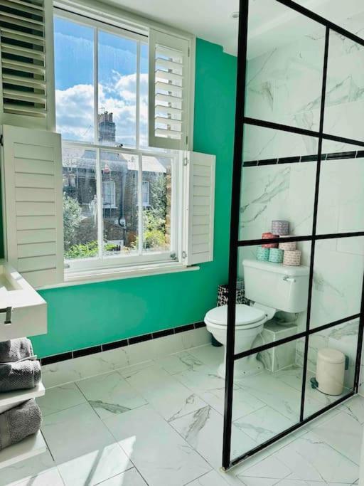 2 Bedroom House With Garden By Notting Hill