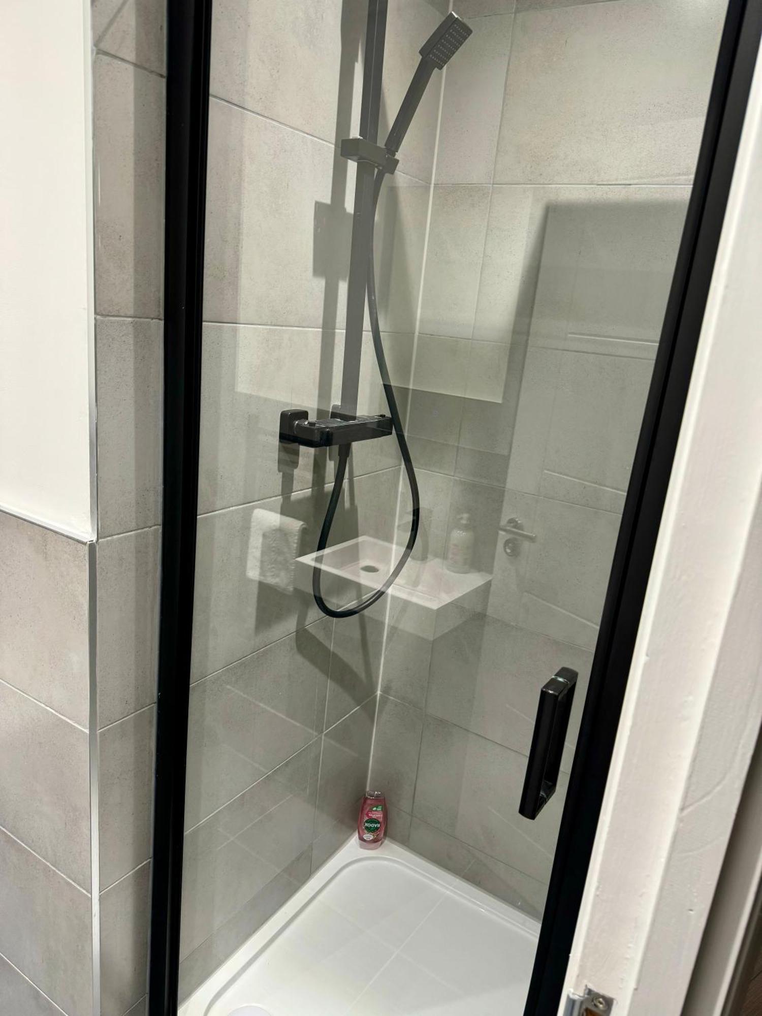 2br L 2ba With Patio-sleep 6 Apartment *