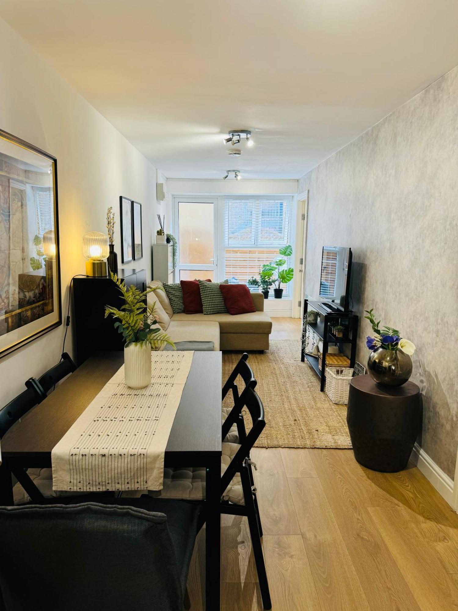 Apartment 2br L 2ba With Patio-sleep 6 *